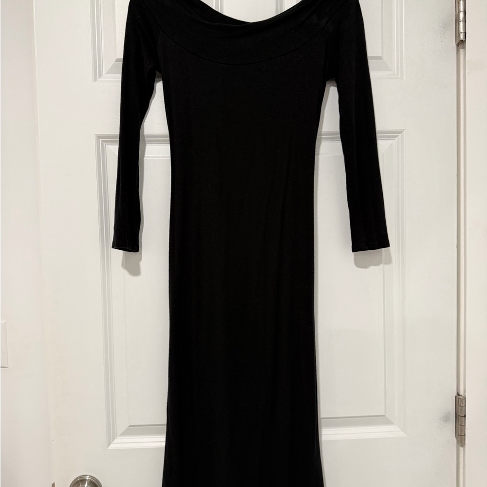 Riller & Fount Black Long Sleeve Off-Shoulder Midi Dress